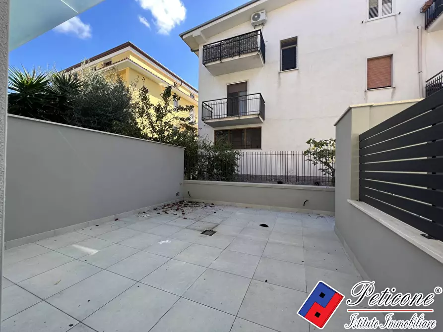 Immagine 2 di Appartamento in vendita  in Via Cristoforo Colombo a Fondi