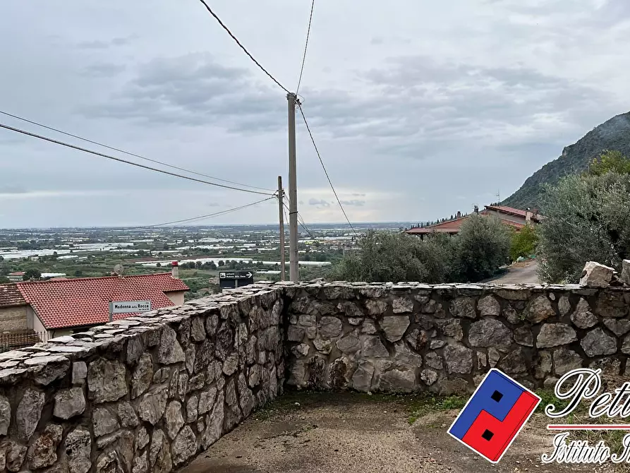 Immagine 2 di Casa indipendente in vendita  in VIA VALLE VIGNA a Fondi