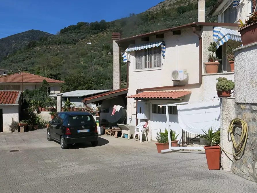 Immagine 27 di Villa in vendita  in Via Vetica I a Monte San Biagio