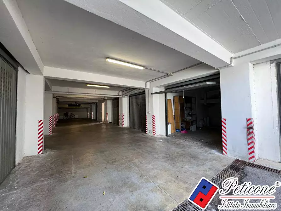 Immagine 10 di Appartamento in vendita  in Via Silvio Liguori a Fondi