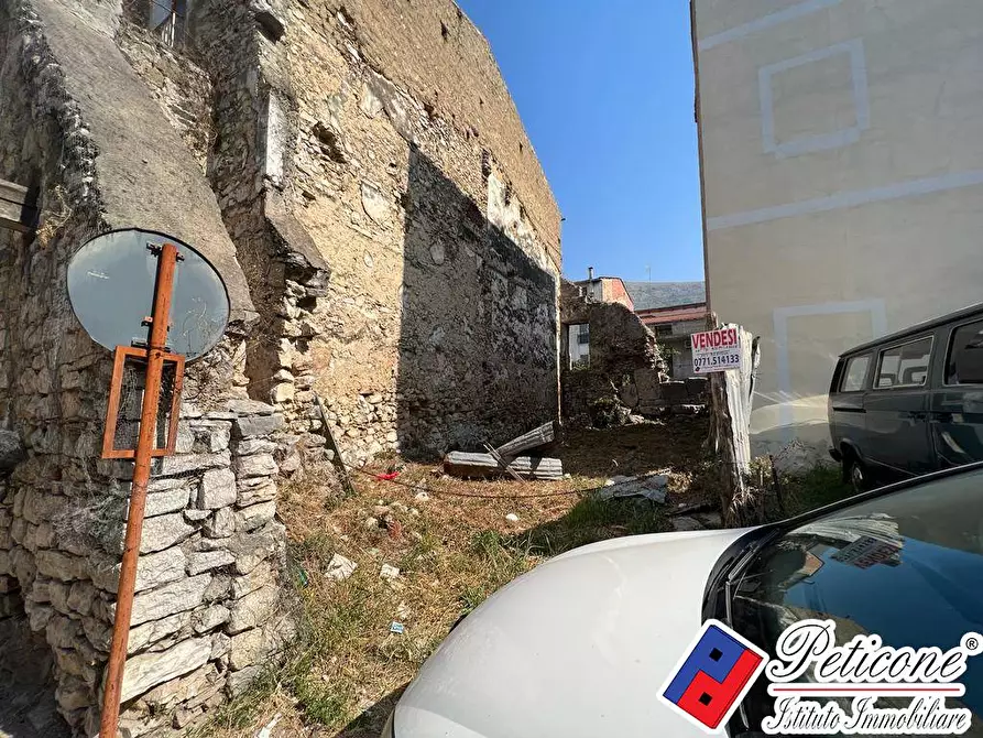 Immagine 3 di Terreno residenziale in vendita  in Via Largo Bernardo Da Sala a Fondi