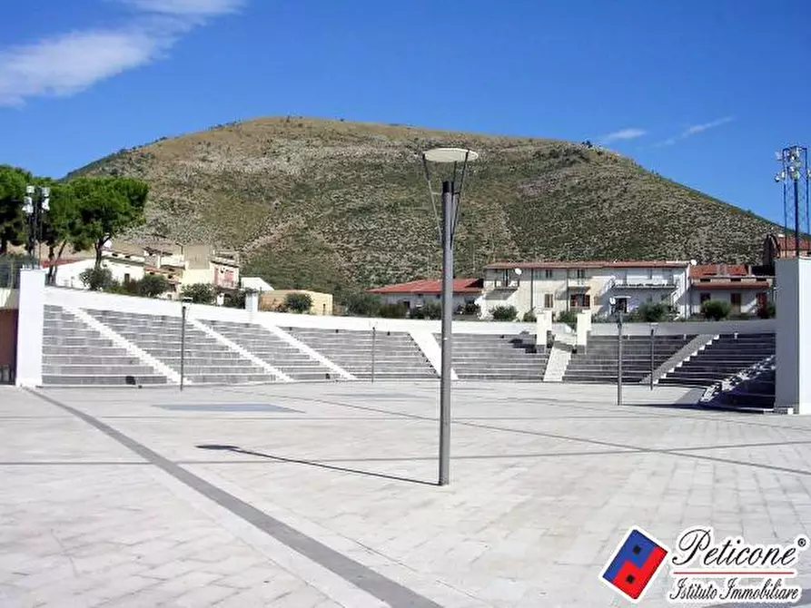 Immagine 7 di Terreno residenziale in vendita  in Via Largo Bernardo Da Sala a Fondi