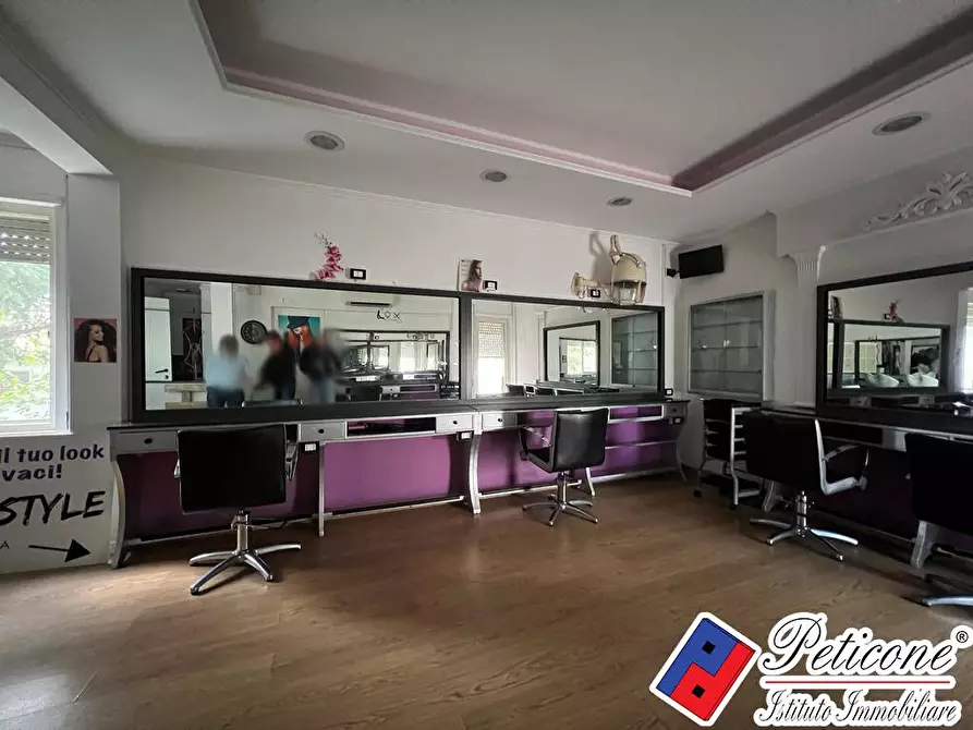 Immagine 3 di Locale commerciale in affitto  in Piazza Lago a Lenola