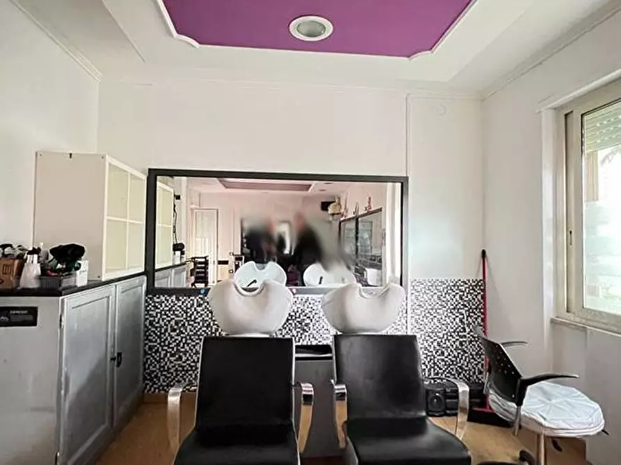 Immagine 4 di Locale commerciale in affitto  in Piazza Lago a Lenola