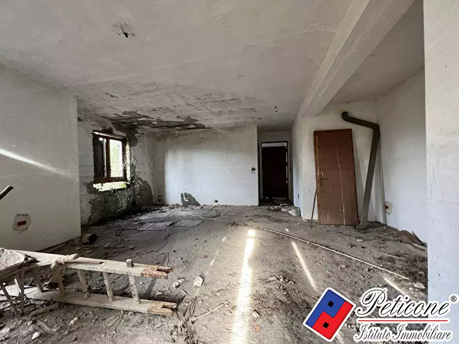 Immagine 10 di Villa in vendita  in Via Carduso a Lenola