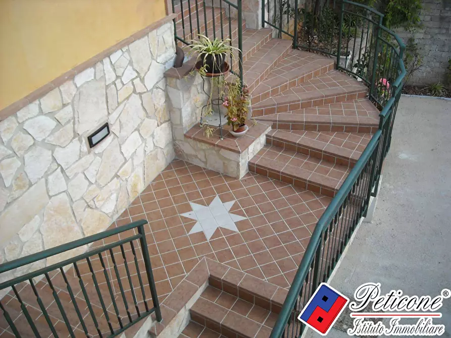 Immagine 18 di Villa in vendita  in Via Sagliutola a Fondi