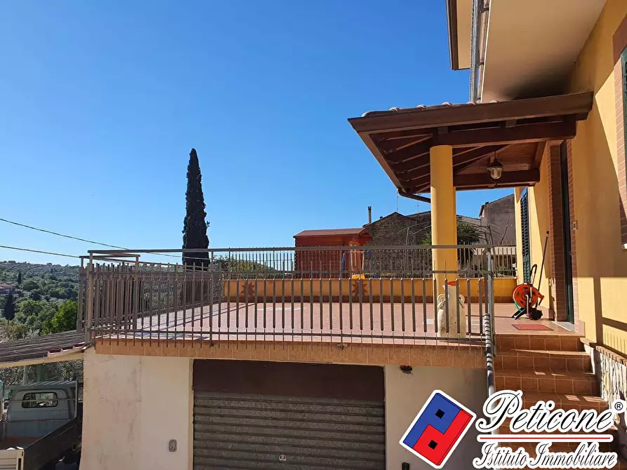 Immagine 15 di Villa in vendita  in Via Sagliutola a Fondi