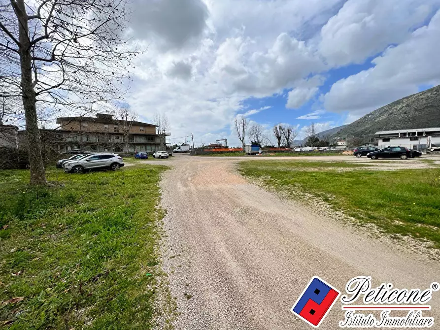 Immagine 10 di Locale commerciale in vendita  in Via Appia Monte San Biagio a Monte San Biagio