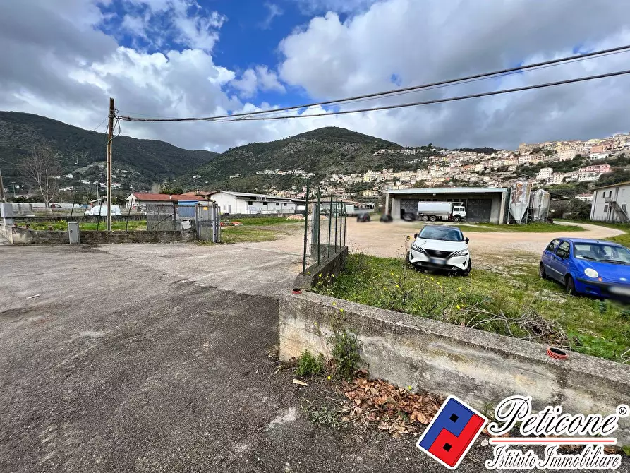 Immagine 11 di Locale commerciale in vendita  in Via Appia Monte San Biagio a Monte San Biagio