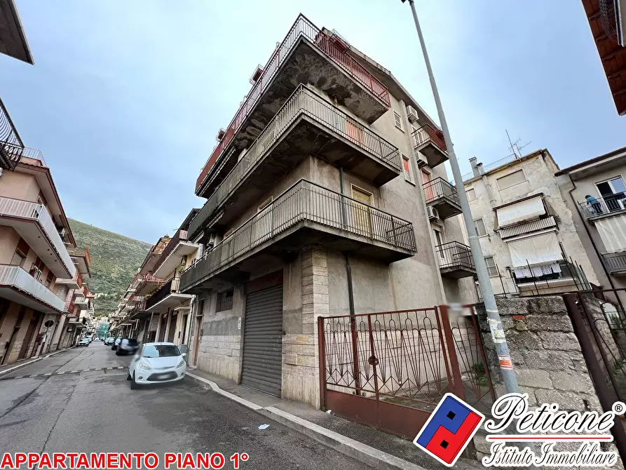 Immagine 1 di Appartamento in vendita  in Via Sorgenti Vitruvio a Fondi