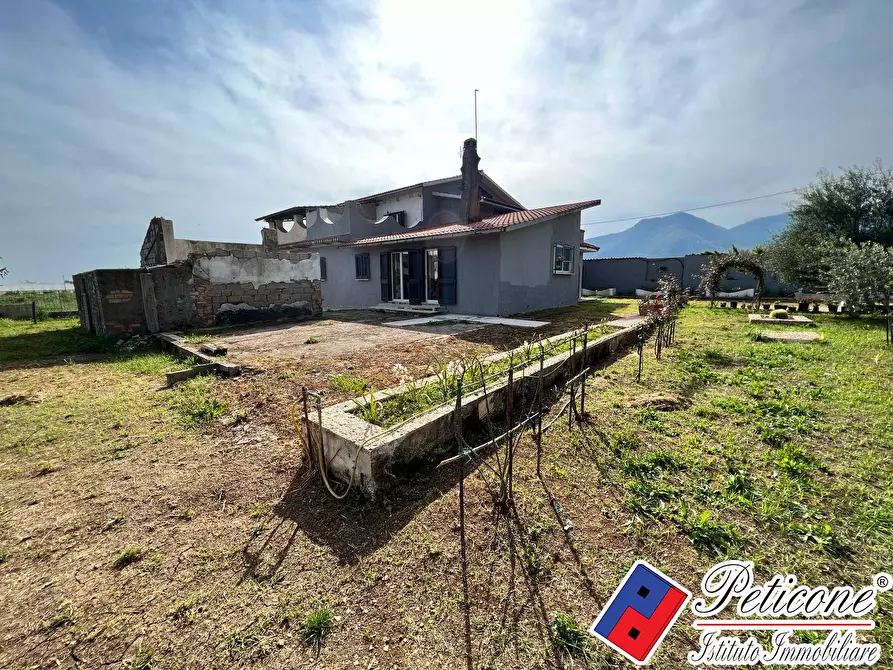 Immagine 4 di Villa in vendita  in Via Ponte Gagliardo a Fondi