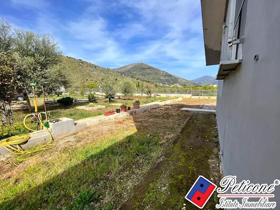 Immagine 3 di Villa in vendita  in Via Ponte Gagliardo a Fondi