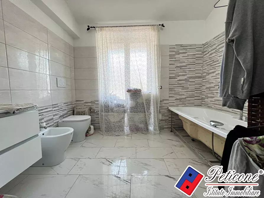 Immagine 12 di Villa in vendita  in Via Ponte Gagliardo a Fondi