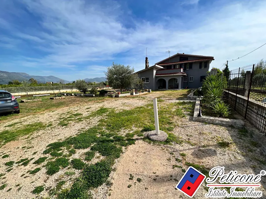 Immagine 20 di Villa in vendita  in Via Ponte Gagliardo a Fondi