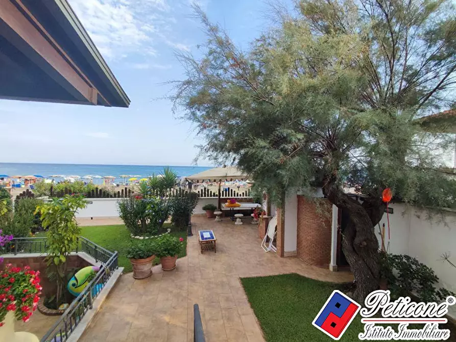 Immagine 27 di Villa in vendita  in Riva dei Gabbiani a Terracina