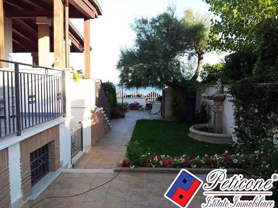 Immagine 16 di Villa in vendita  in Riva dei Gabbiani a Terracina