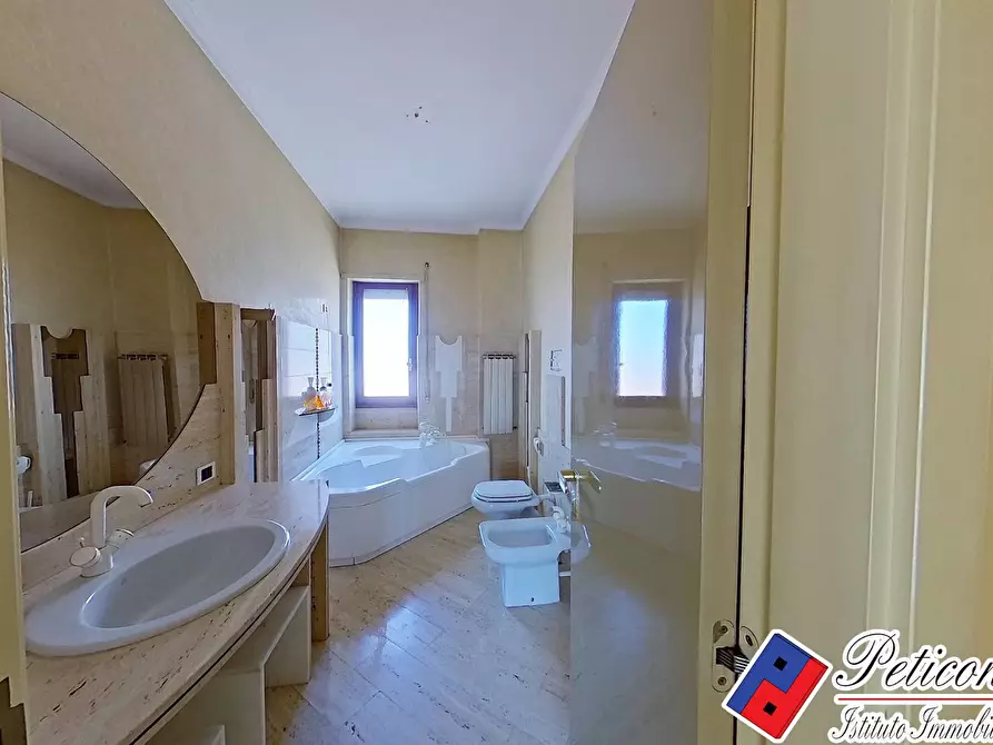 Immagine 6 di Appartamento in vendita  in Via Asti a Fondi