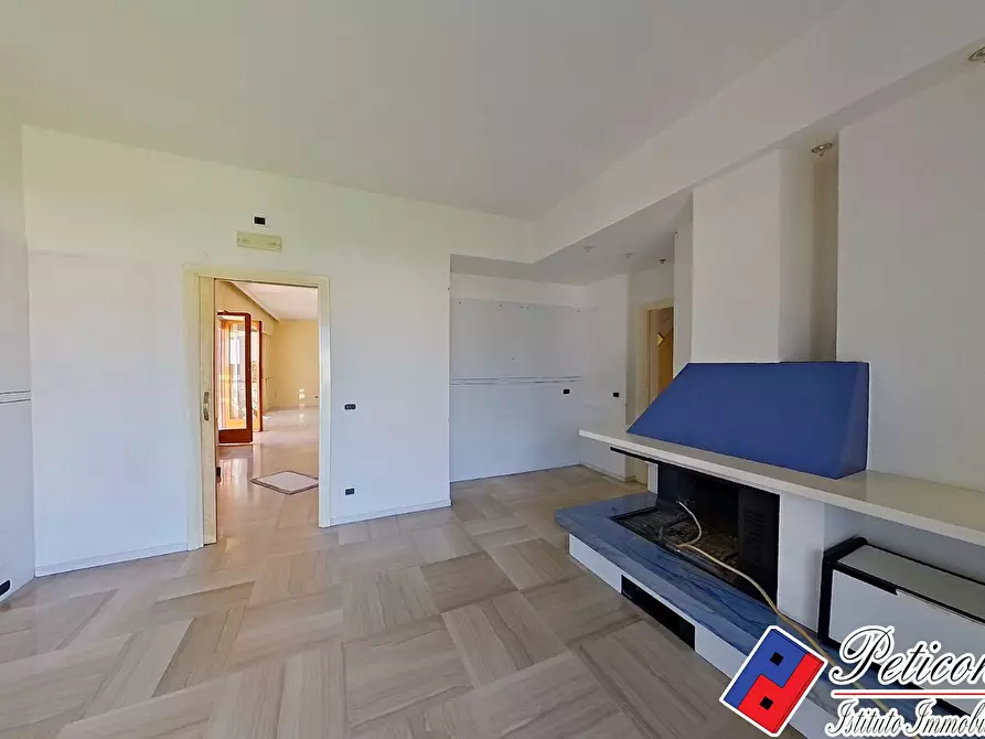 Immagine 2 di Appartamento in vendita  in Via Asti a Fondi