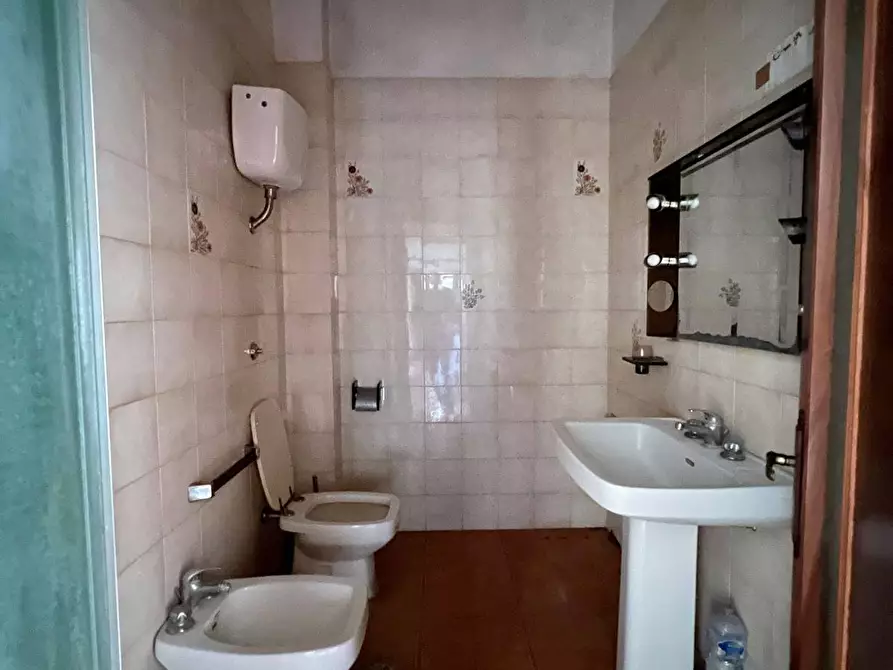 Immagine 9 di Appartamento in vendita  in viale della libertà a Fondi