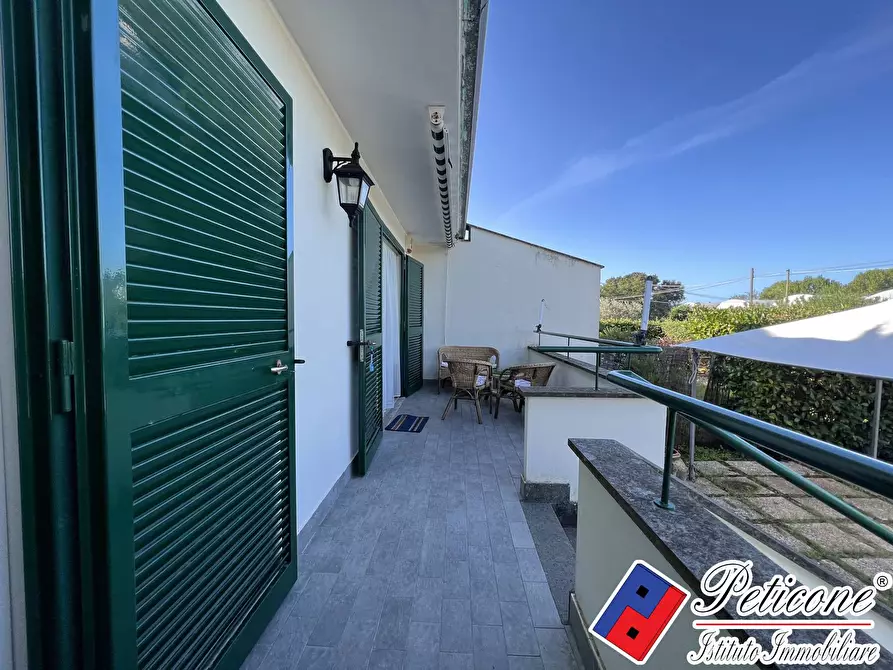 Immagine 8 di Villa in vendita  in Via della Poiana a Fondi