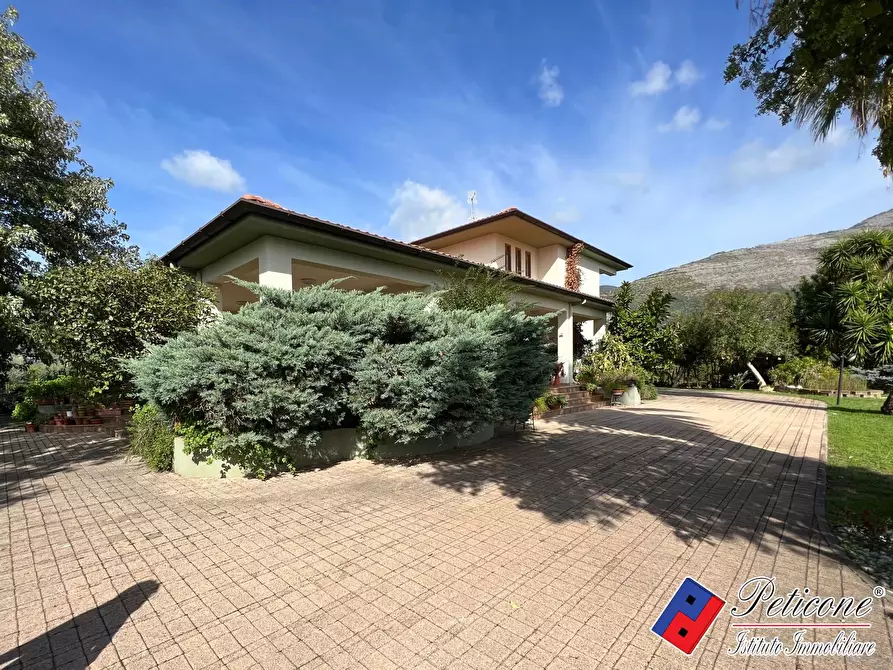 Immagine 2 di Villa in vendita  in Via Madonna degli Angeli a Fondi