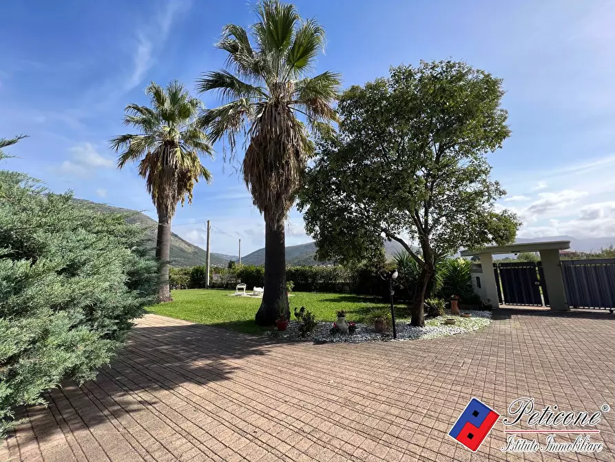 Immagine 30 di Villa in vendita  in Via Madonna degli Angeli a Fondi