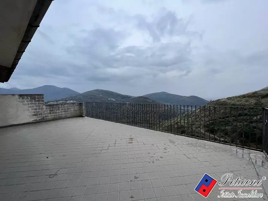 Immagine 11 di Appartamento in vendita  in Via degli Ulivi a Lenola