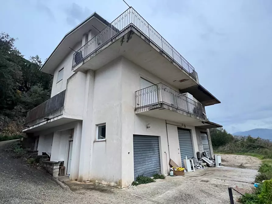 Immagine 13 di Appartamento in vendita  in Via degli Ulivi a Lenola