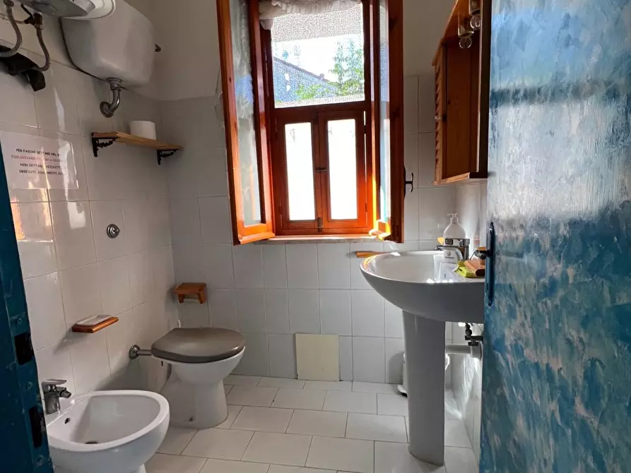 Immagine 11 di Villa in vendita  in Via Flacca 2502 a Fondi