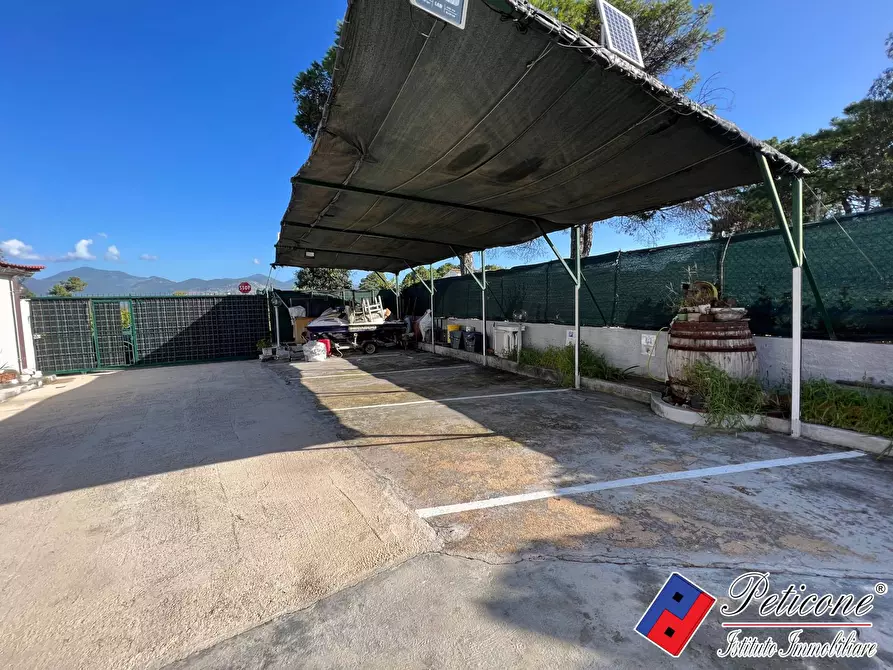 Immagine 17 di Villa in vendita  in Via Flacca 2502 a Fondi