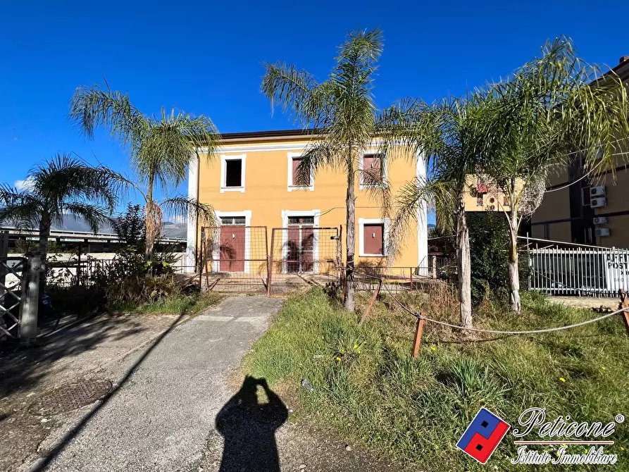 Immagine 2 di Casa indipendente in vendita  a Fondi