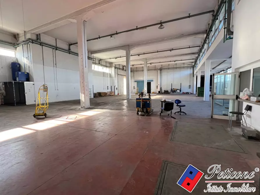 Immagine 4 di Magazzino in vendita  in Via madonna delle grazie a Fondi