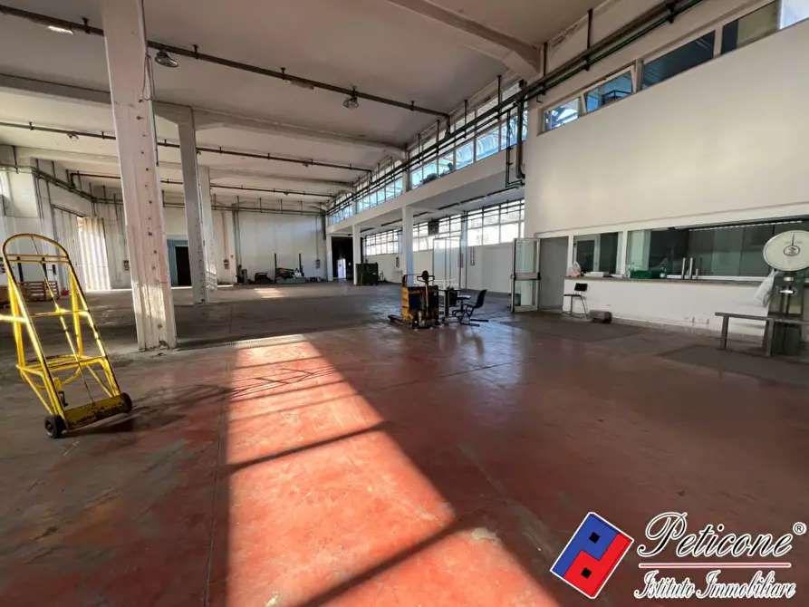 Immagine 5 di Magazzino in vendita  in Via madonna delle grazie a Fondi