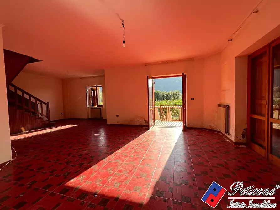 Immagine 3 di Villa in vendita  in Via Marzanti a Fondi