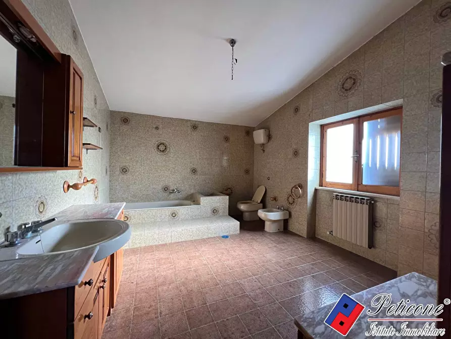 Immagine 13 di Villa in vendita  in Via Marzanti a Fondi