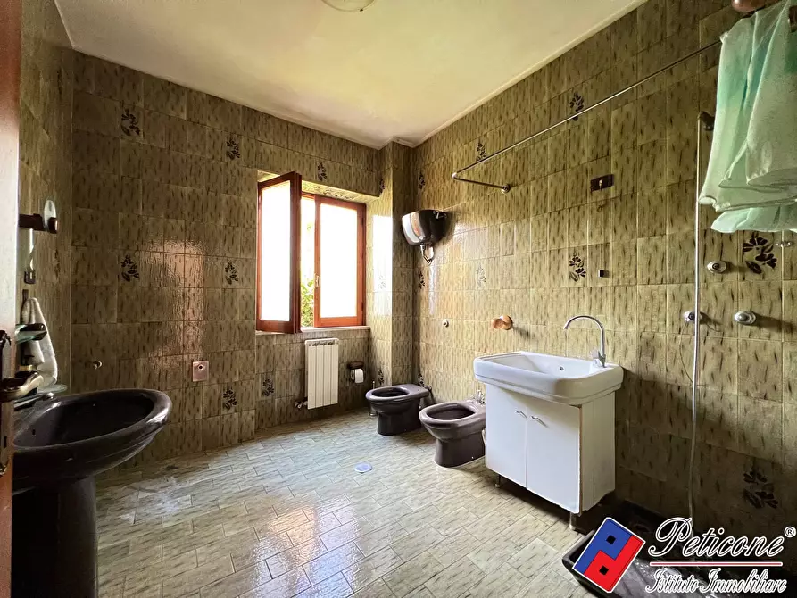 Immagine 14 di Villa in vendita  in Via Marzanti a Fondi