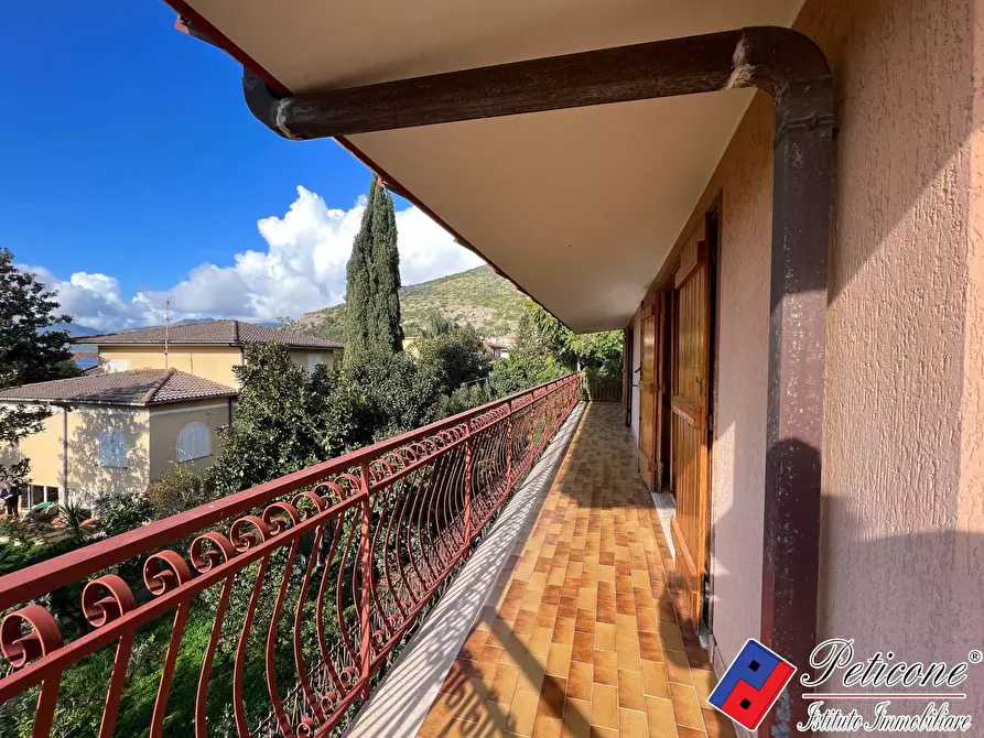 Immagine 18 di Villa in vendita  in Via Marzanti a Fondi