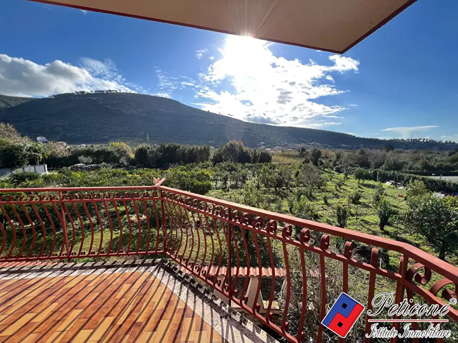 Immagine 21 di Villa in vendita  in Via Marzanti a Fondi