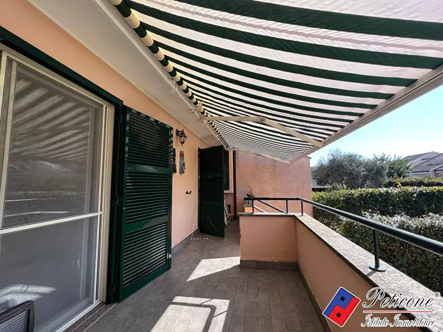 Immagine 3 di Villa in vendita  in VIA DELLA POIANA a Fondi