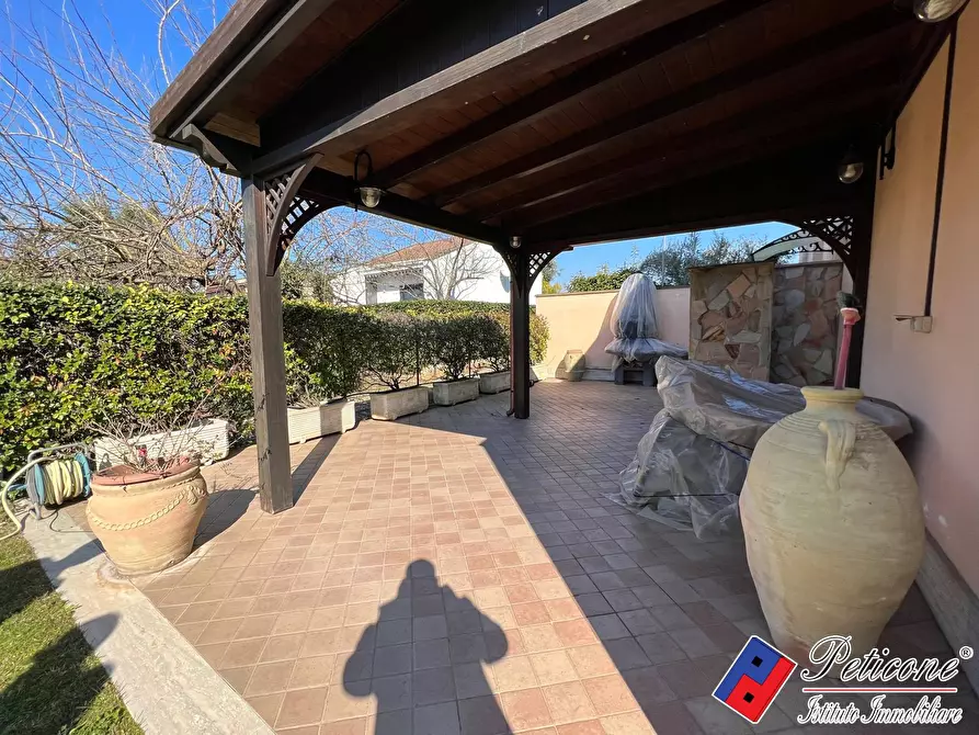 Immagine 13 di Villa in vendita  in VIA DELLA POIANA a Fondi