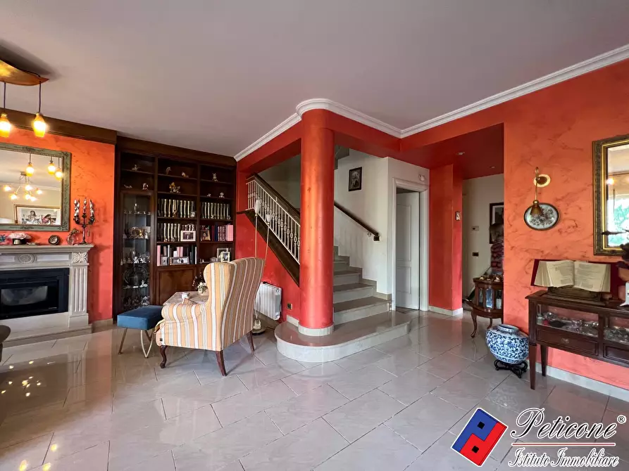 Immagine 6 di Villa in vendita  in Via Friulia Venezia Giulia a Fondi