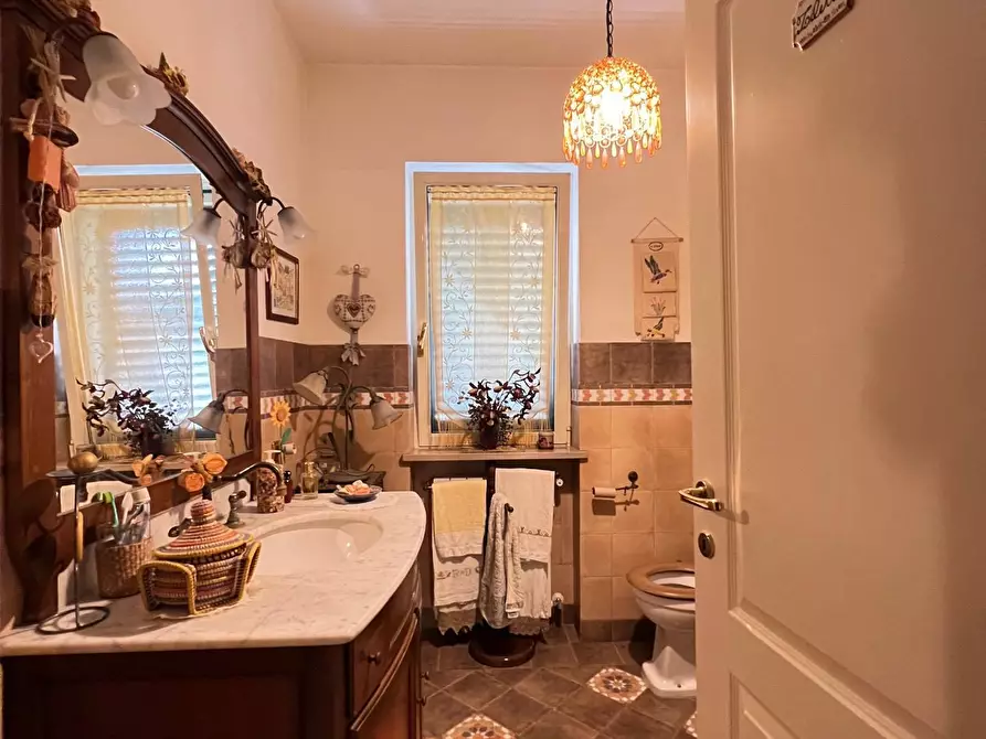 Immagine 16 di Villa in vendita  in Via Friulia Venezia Giulia a Fondi