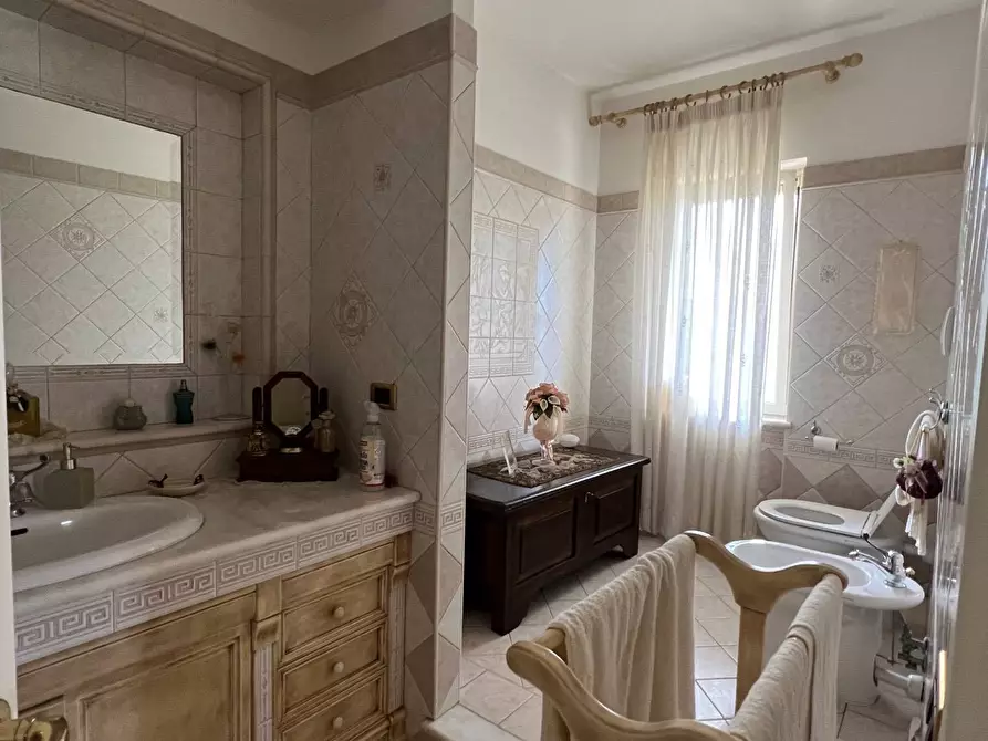 Immagine 17 di Villa in vendita  in Via Friulia Venezia Giulia a Fondi