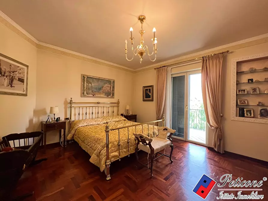 Immagine 11 di Villa in vendita  in Via Friulia Venezia Giulia a Fondi