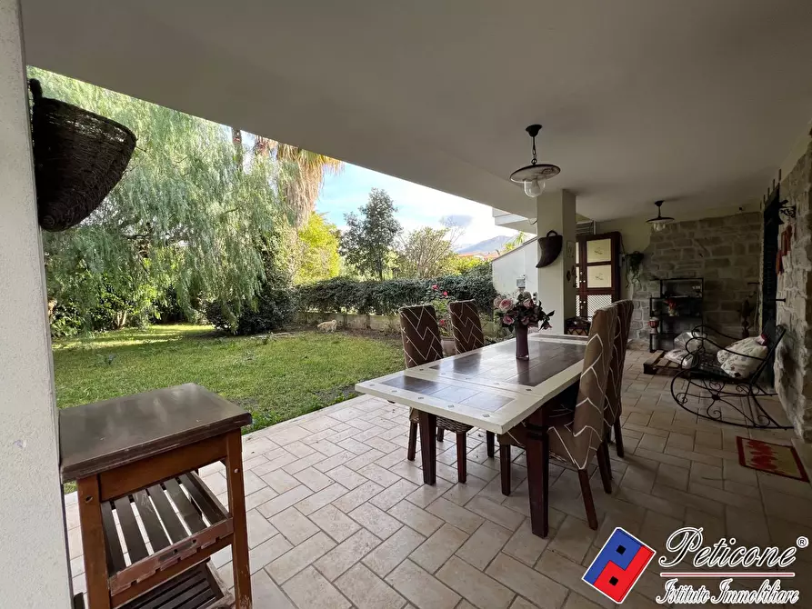 Immagine 21 di Villa in vendita  in Via Friulia Venezia Giulia a Fondi