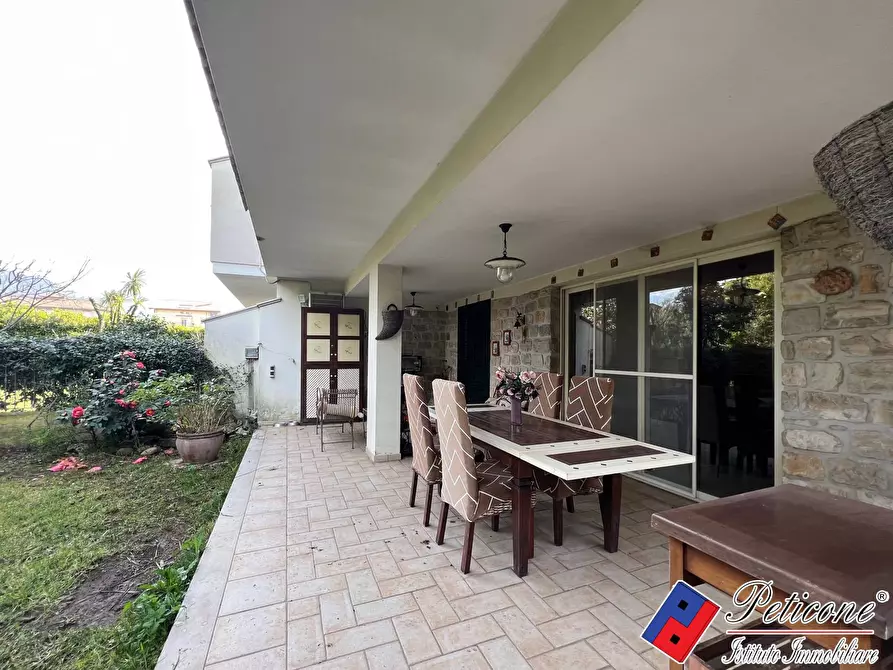 Immagine 22 di Villa in vendita  in Via Friulia Venezia Giulia a Fondi