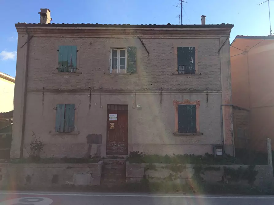 Immagine 2 di Casa indipendente in vendita  a Fano