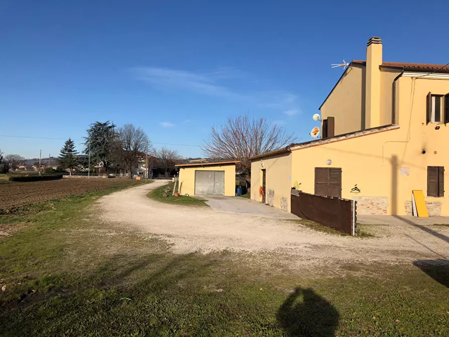 Immagine 19 di Casa semindipendente in vendita  in Bellocchi a Fano