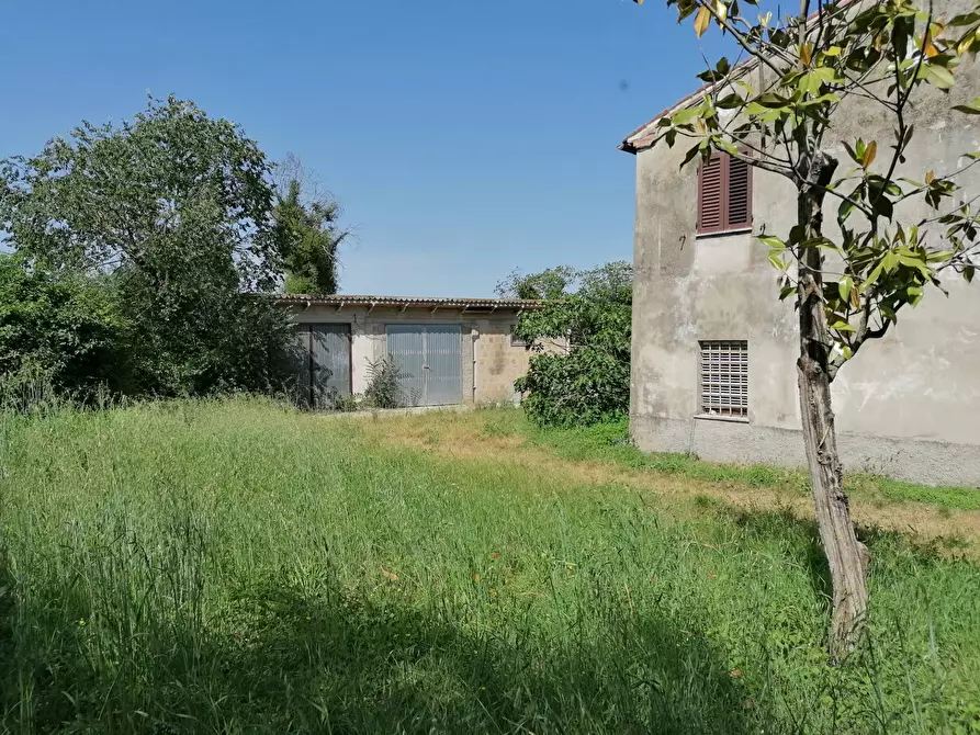 Immagine 2 di Rustico / casale in vendita  in Fossombrone a Fossombrone