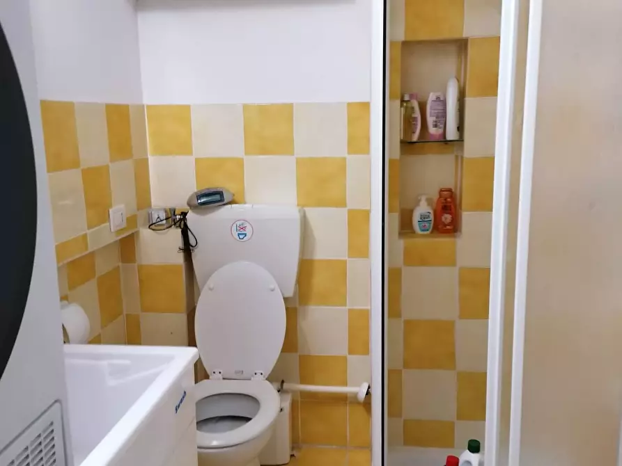 Immagine 18 di Appartamento in vendita  in Bellocchi a Fano